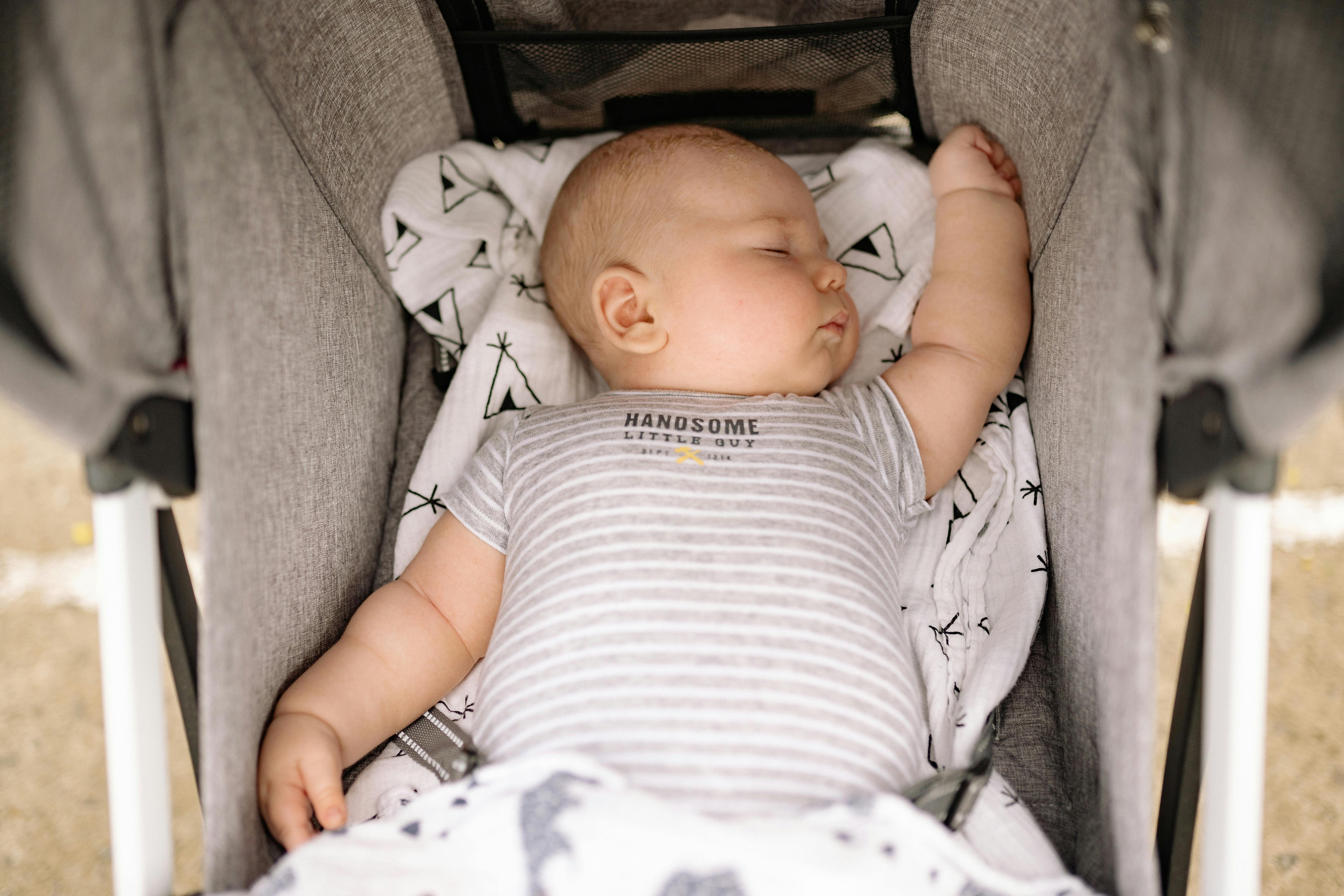 Best Lightweight Strollers for Toddlers in 2025 - BabbleRoo